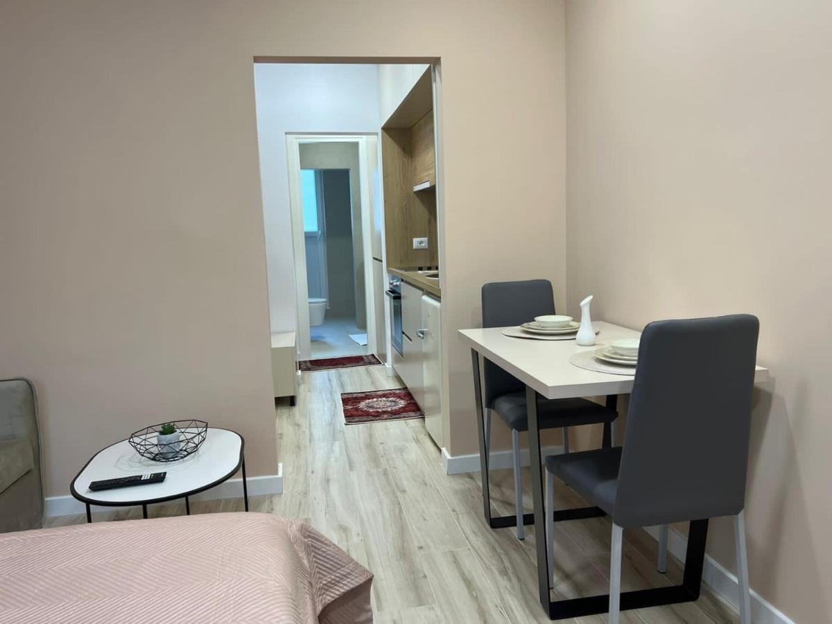 Smart Home , Lovely Apartment In Tirana Exterior foto